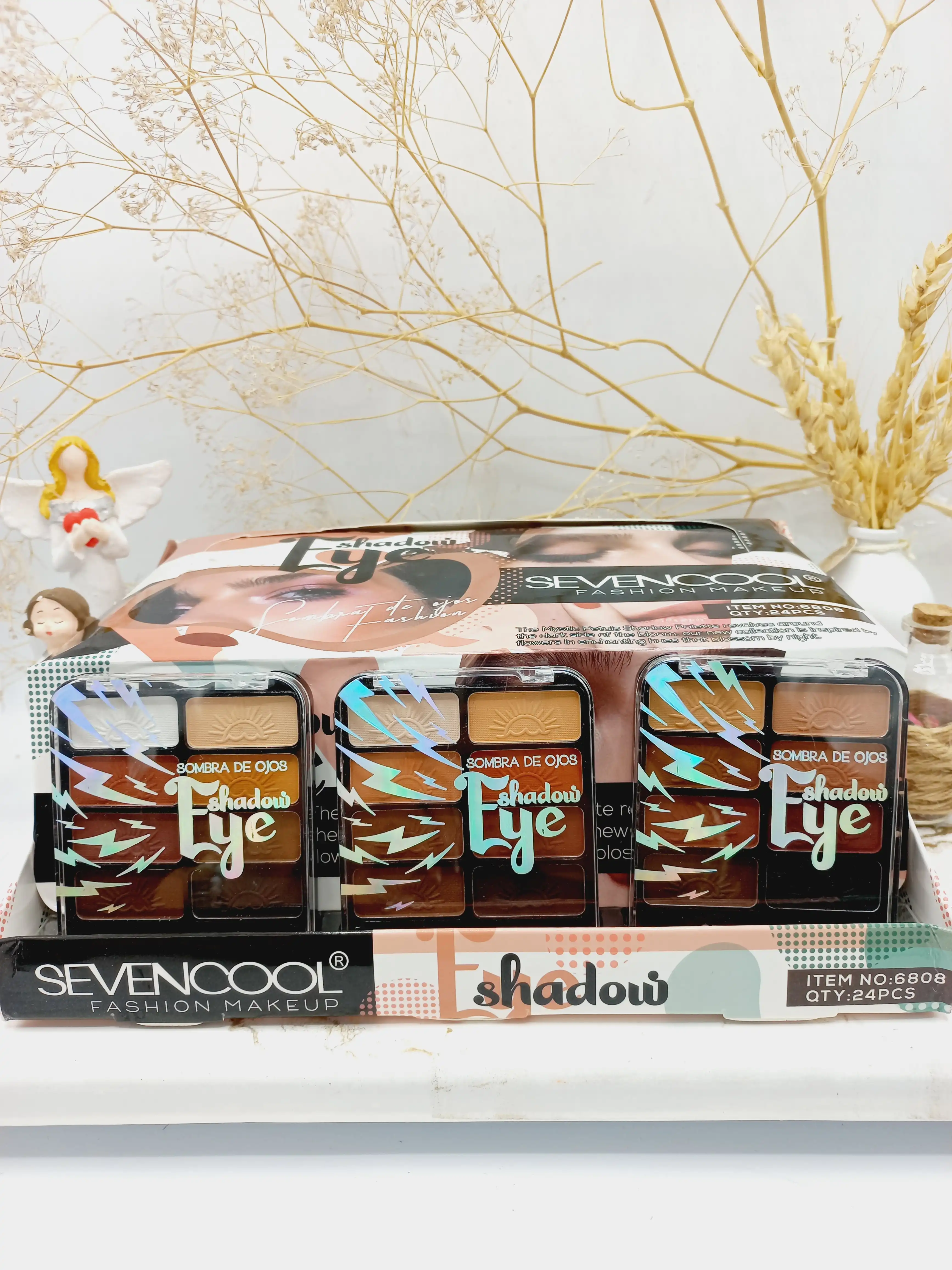 پالت سایه 8 رنگ برند سون کول SEVEN COOL کد 6808