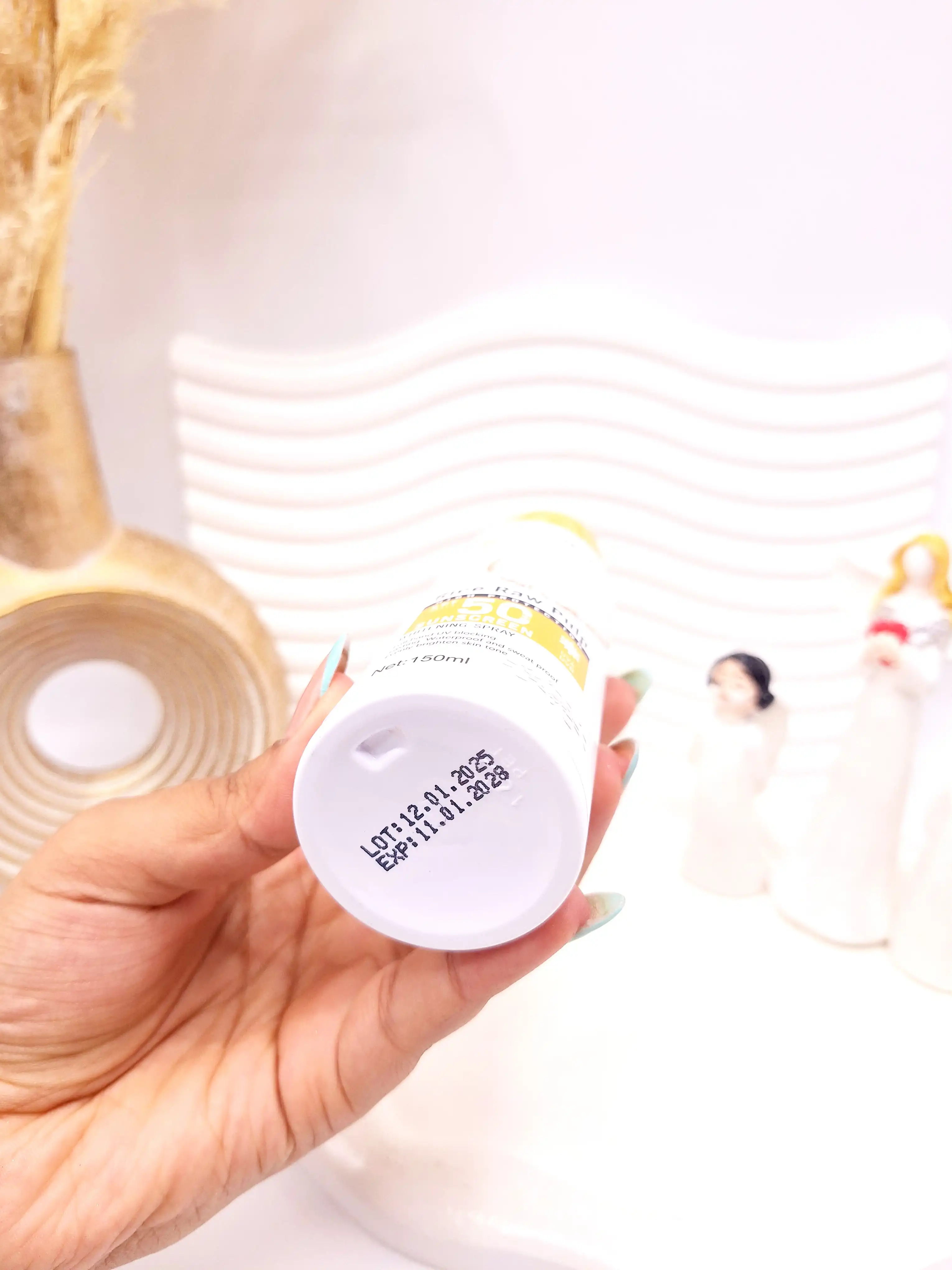 اسپری ضد آفتاب برنج  spf50 برند بیوآکوا کد 9019