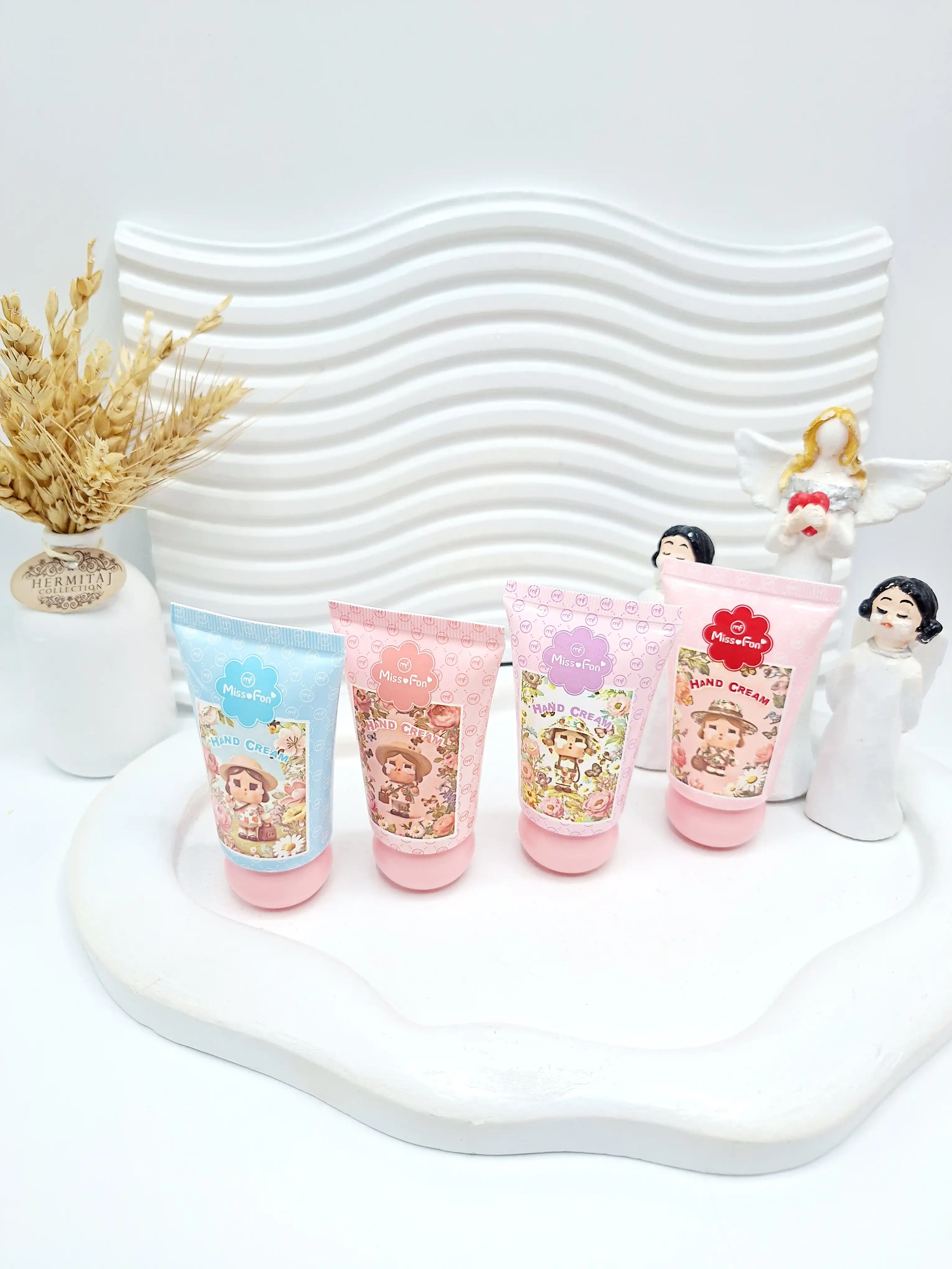 کرم دست میس فون Miss Fon حجم 50 میل طرح دختر گل‌دار کد 7451